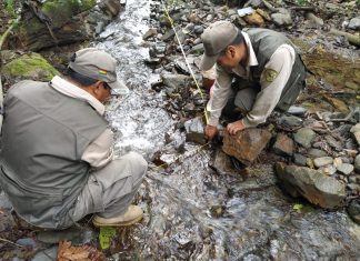 Guardaparques realizan monitoreo hídrico